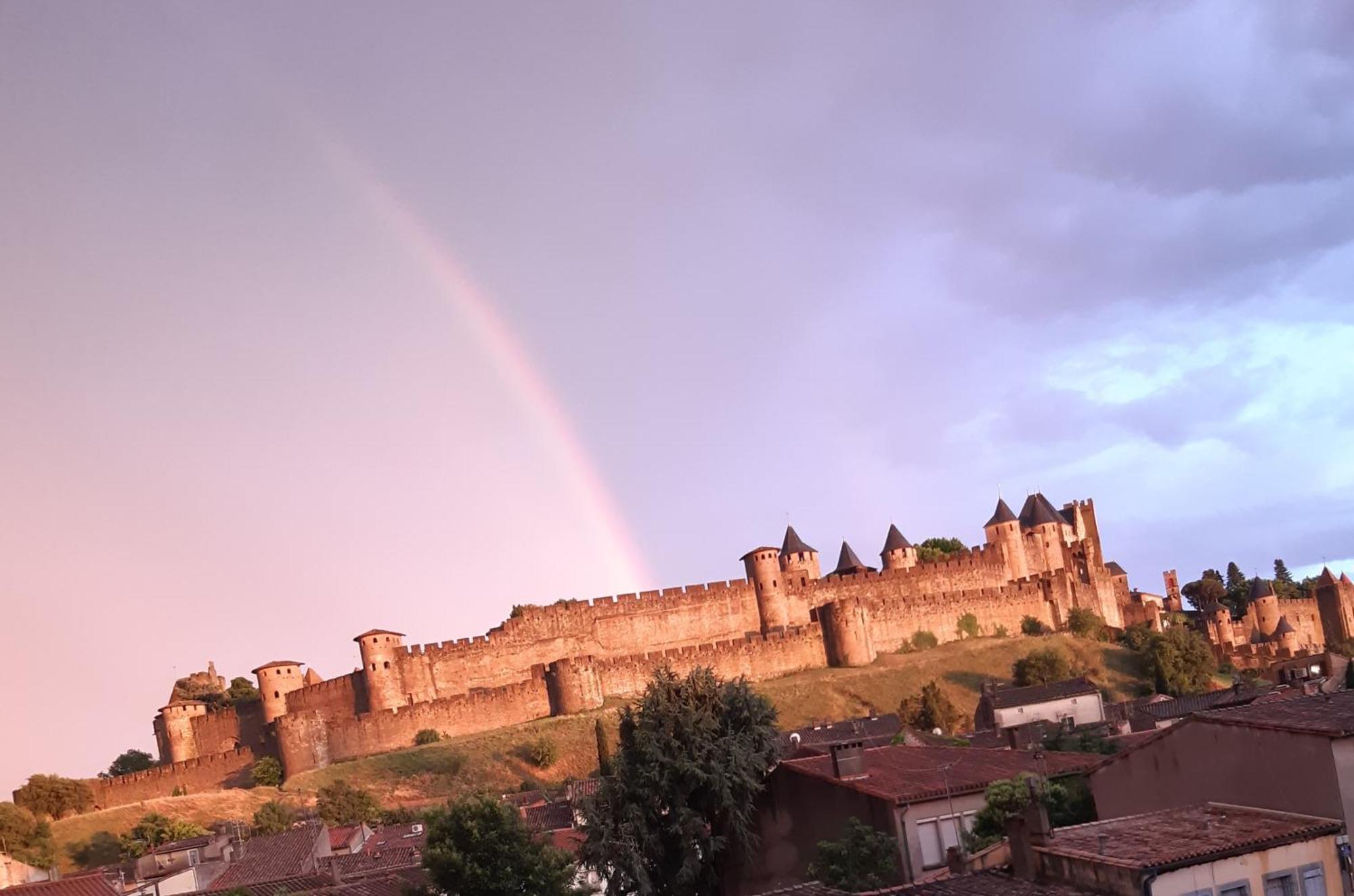 Face Cite - Chambres D'Hotes - Parking & Garage Gratuit - Wi-Fi Gratuit Carcassonne Exterior foto